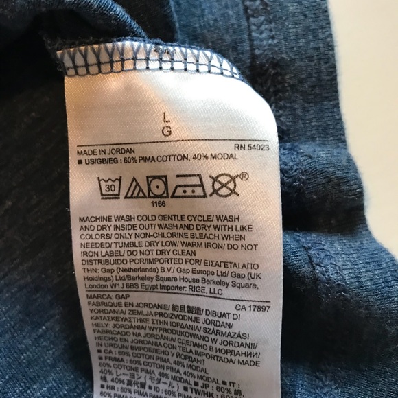 GAP modern tee EUC - Picture 3 of 3